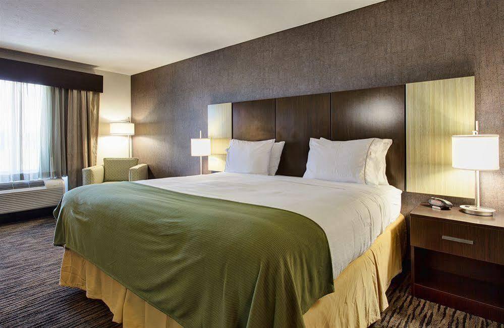 Holiday Inn Express Sidney By Ihg Esterno foto